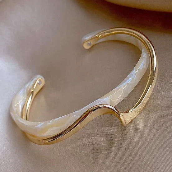 VEYLINIA | Elegant smycke med vit opal