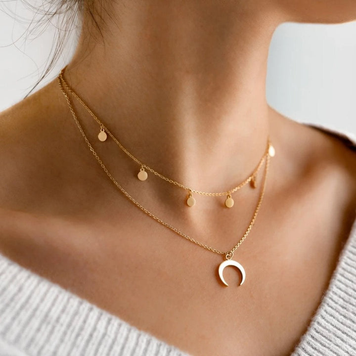 VEYLINIA | Elegant guldhalsband med månmotiv