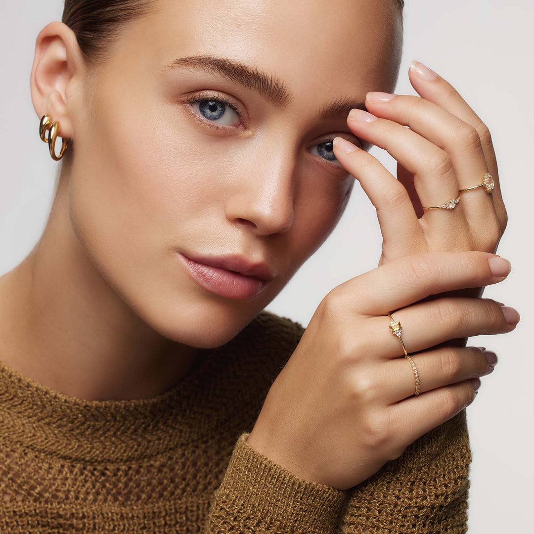 VEYLINIA | Månsten Muse-ring i guld