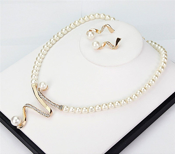 VEYLINIA | Elegant halsbands- och örhängeset med pärlor