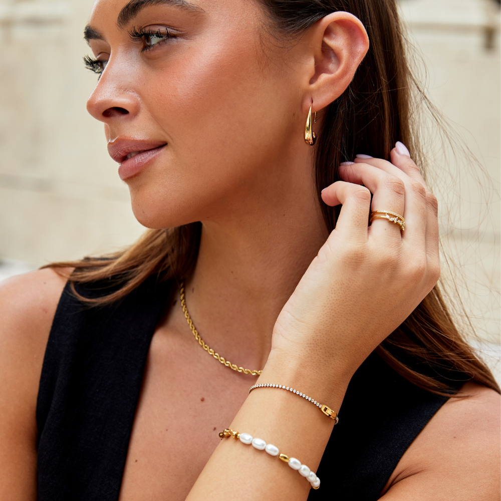 VEYLINIA | Kristallarmband i Guldton