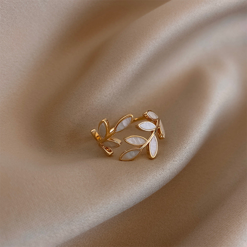 VEYLINIA | Vit Opalblad Justerbar Ring