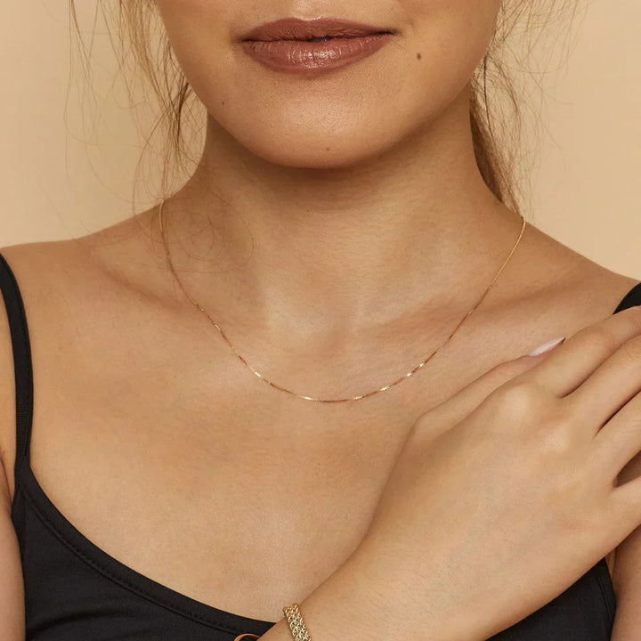 VEYLINIA | Bodega box-halsband i guld