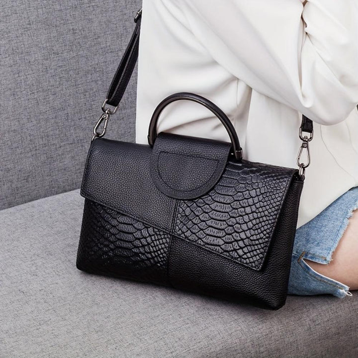 VEYLINIA | Handväska med Opulent Krokodilsmönster