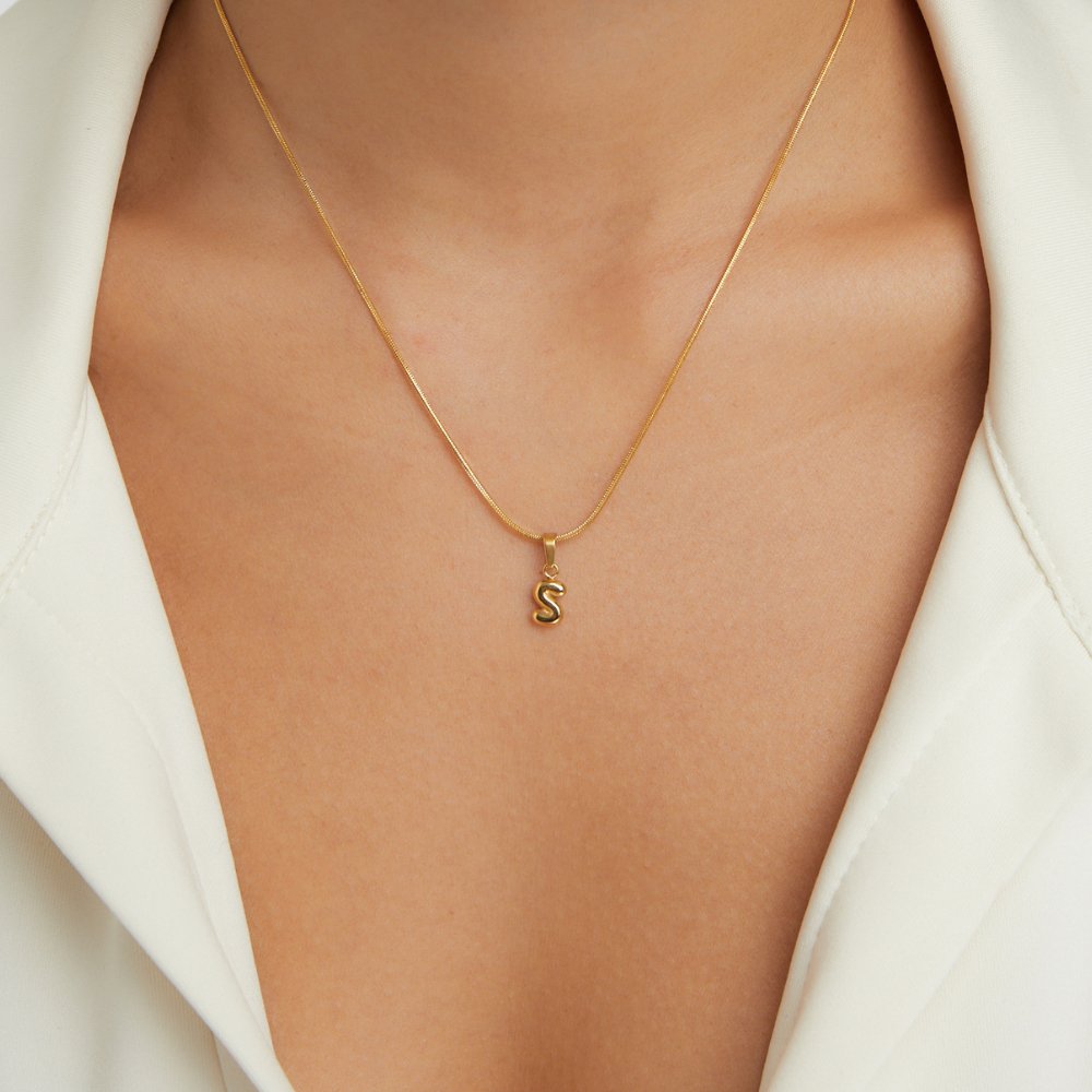 VEYLINIA | Chic Bubbelbokstavhalsband