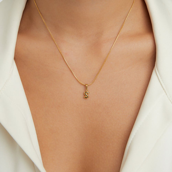 VEYLINIA | Chic Bubbelbokstavhalsband
