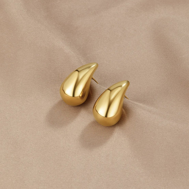 VEYLINIA | Ame Gold Droppformade Örhängen