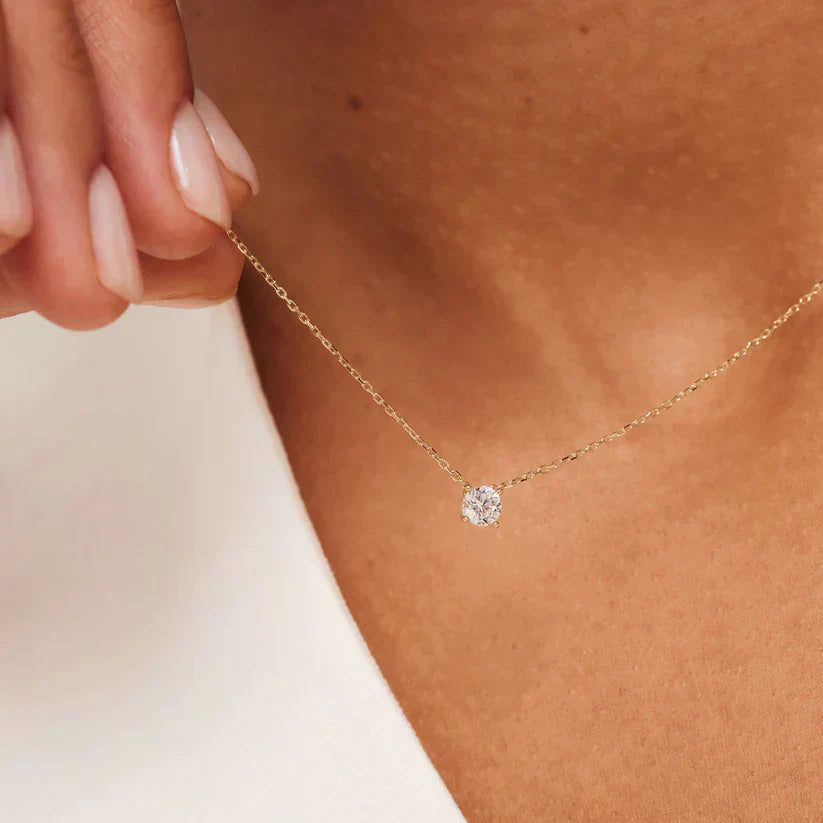 VEYLINIA | Cléa moissanit-sten halsband i guld