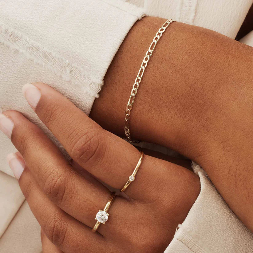 VEYLINIA | Neris Alaine-armband i guld