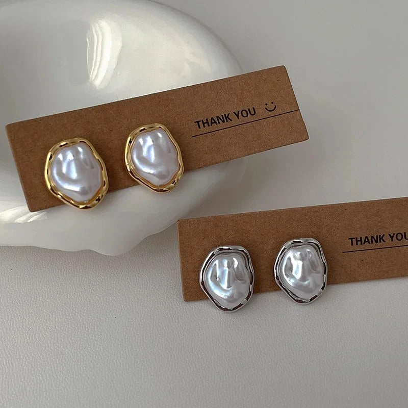 VEYLINIA | Eleganta Pärlörhängen av Carmen