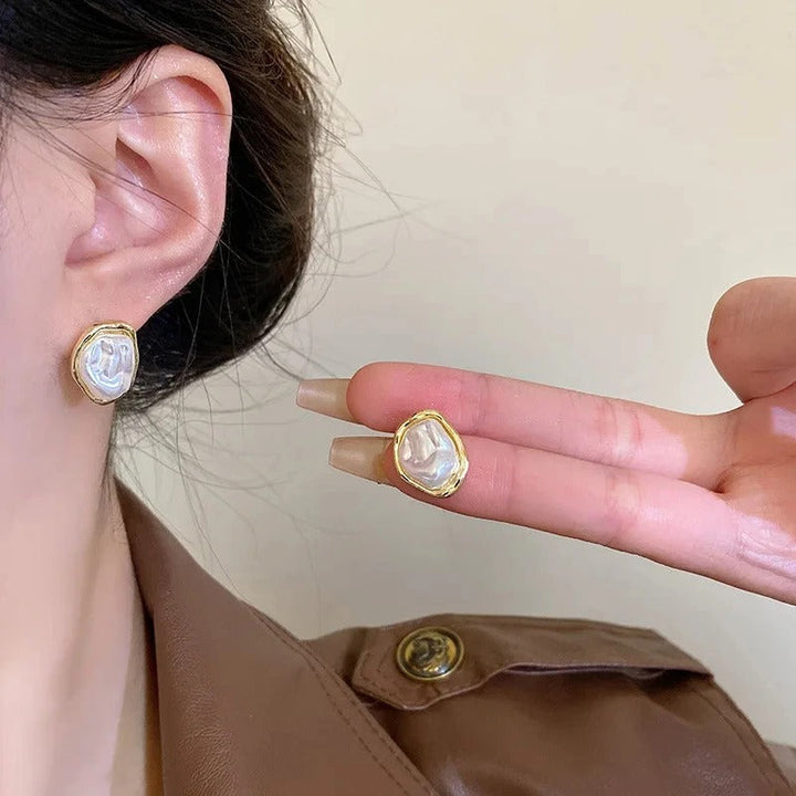 VEYLINIA | Eleganta Pärlörhängen av Carmen