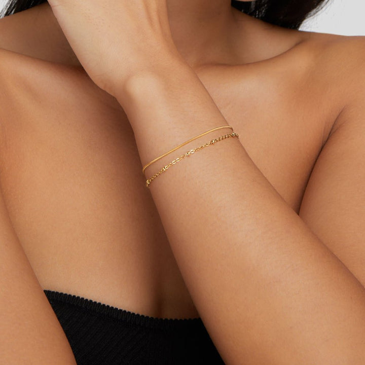 VEYLINIA | Lagerarmband i Guldton