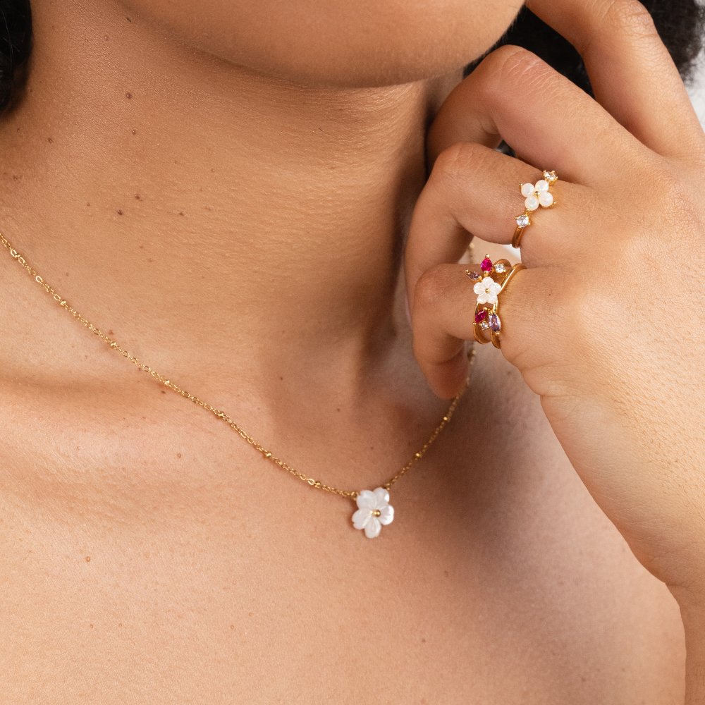 VEYLINIA | Storslagen Blomma Halsband